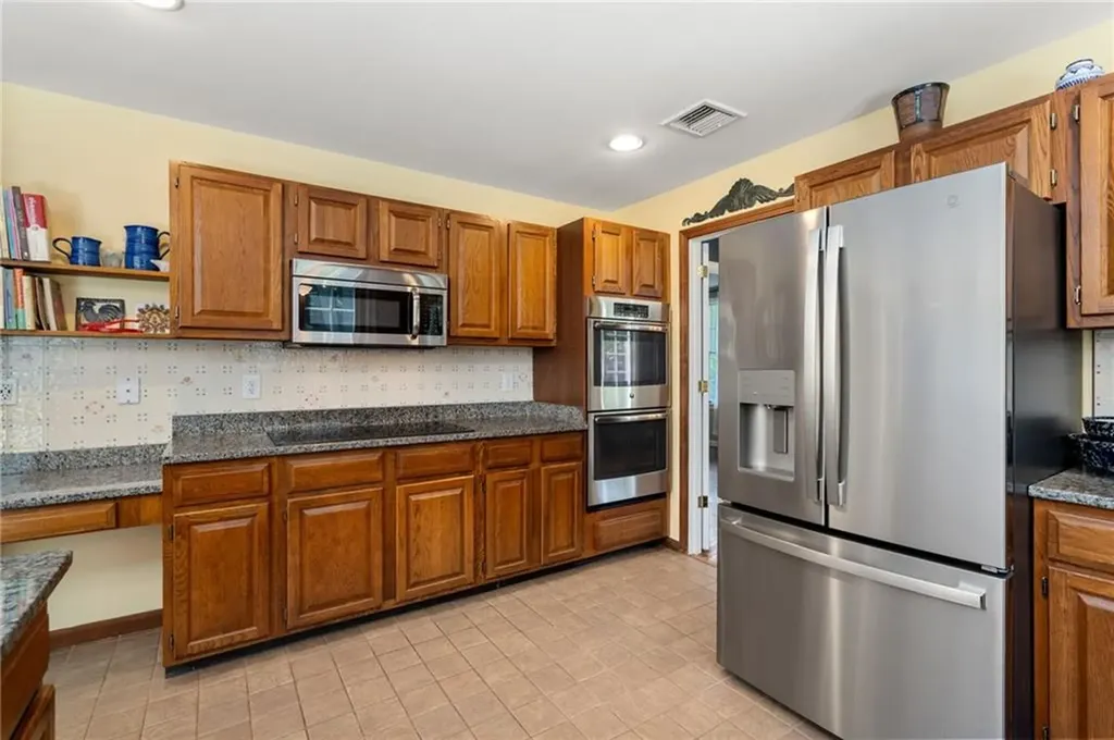 17 Lamson Road Barrington RI 02806