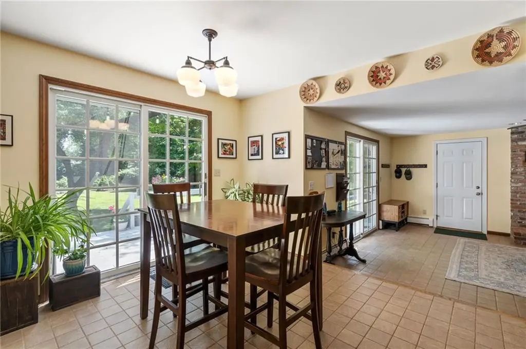 17 Lamson Road Barrington RI 02806