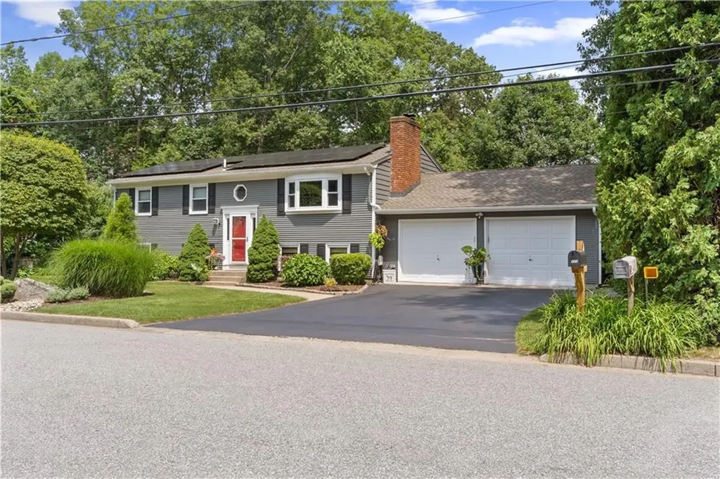 113 Surrey Lane West Warwick RI 02893