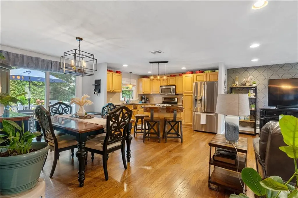 113 Surrey Lane West Warwick RI 02893
