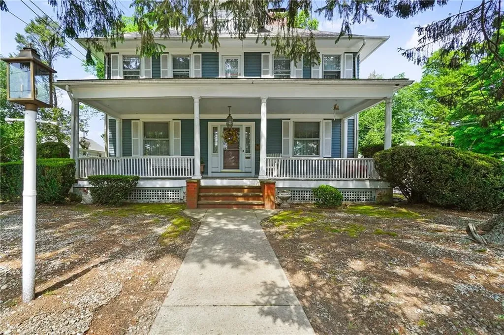 149 Woodward Road Providence RI 02904