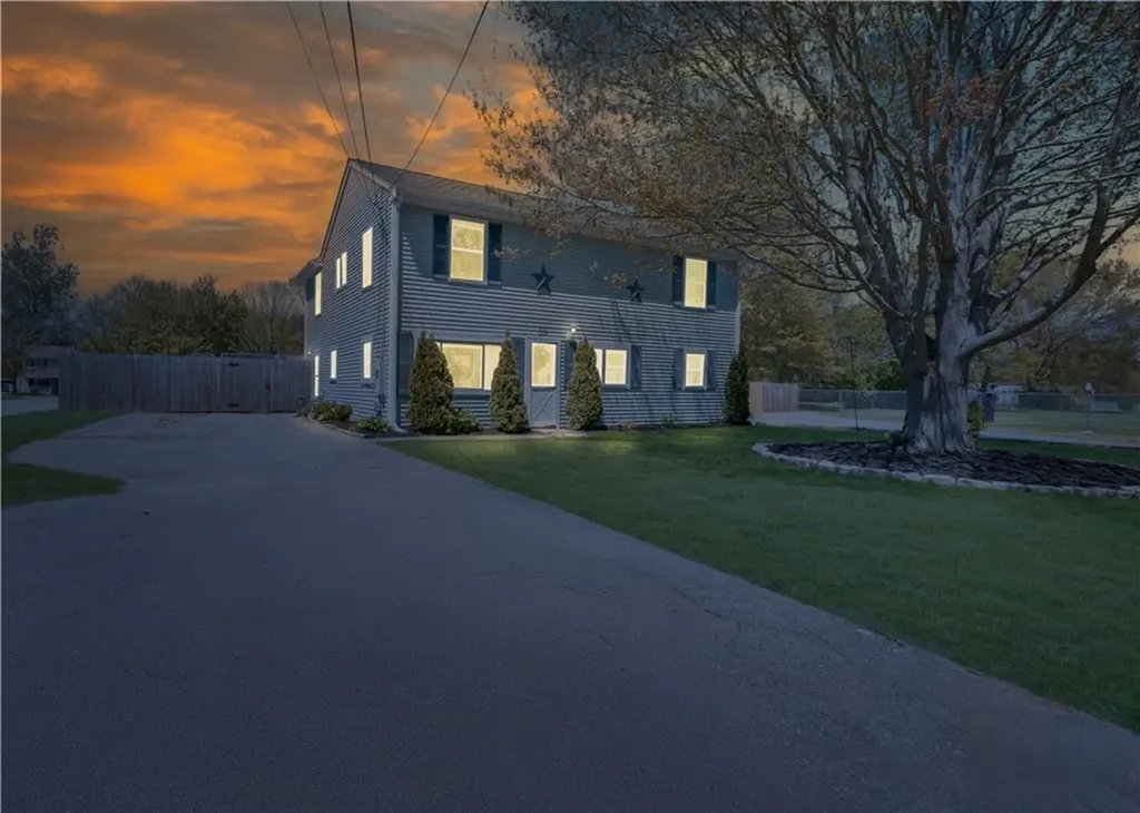23 Sweeney Lane Bristol RI 02809