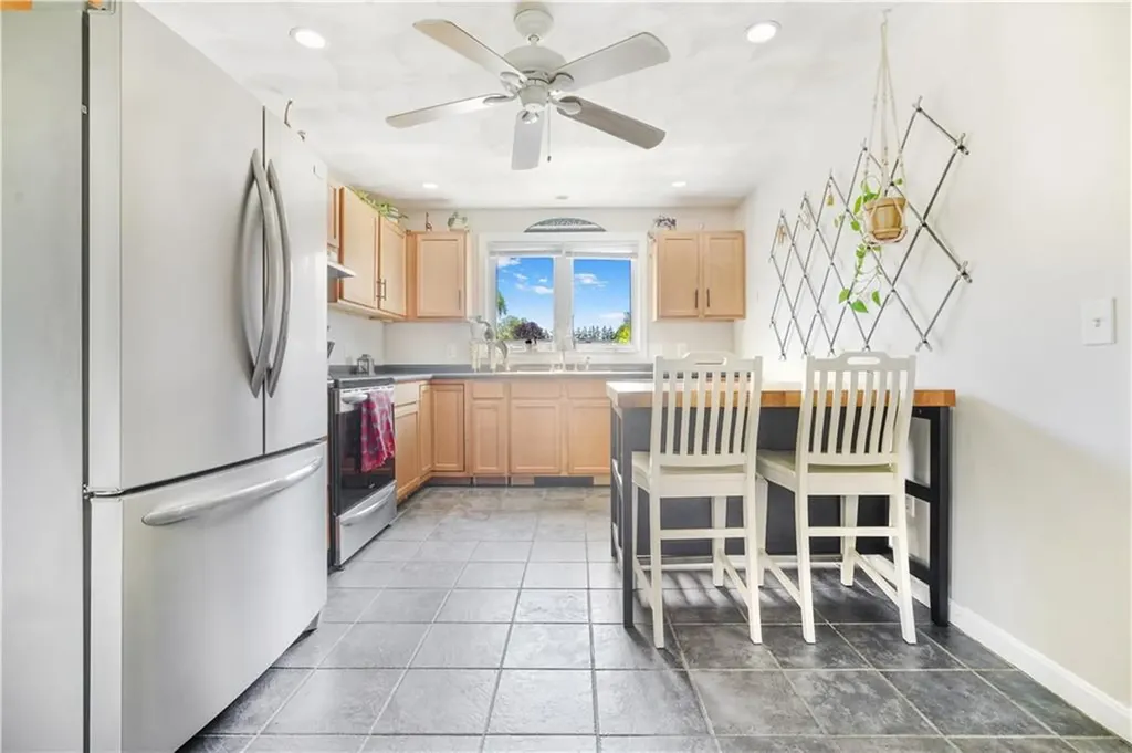 23 Sweeney Lane Bristol RI 02809