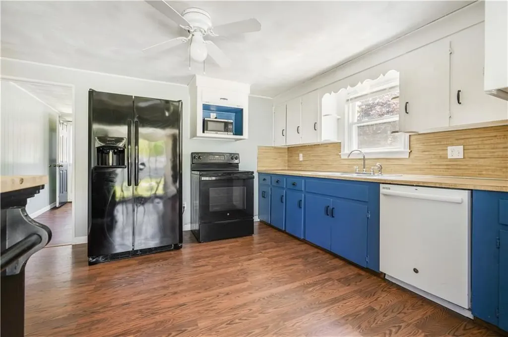 23 Sweeney Lane Bristol RI 02809
