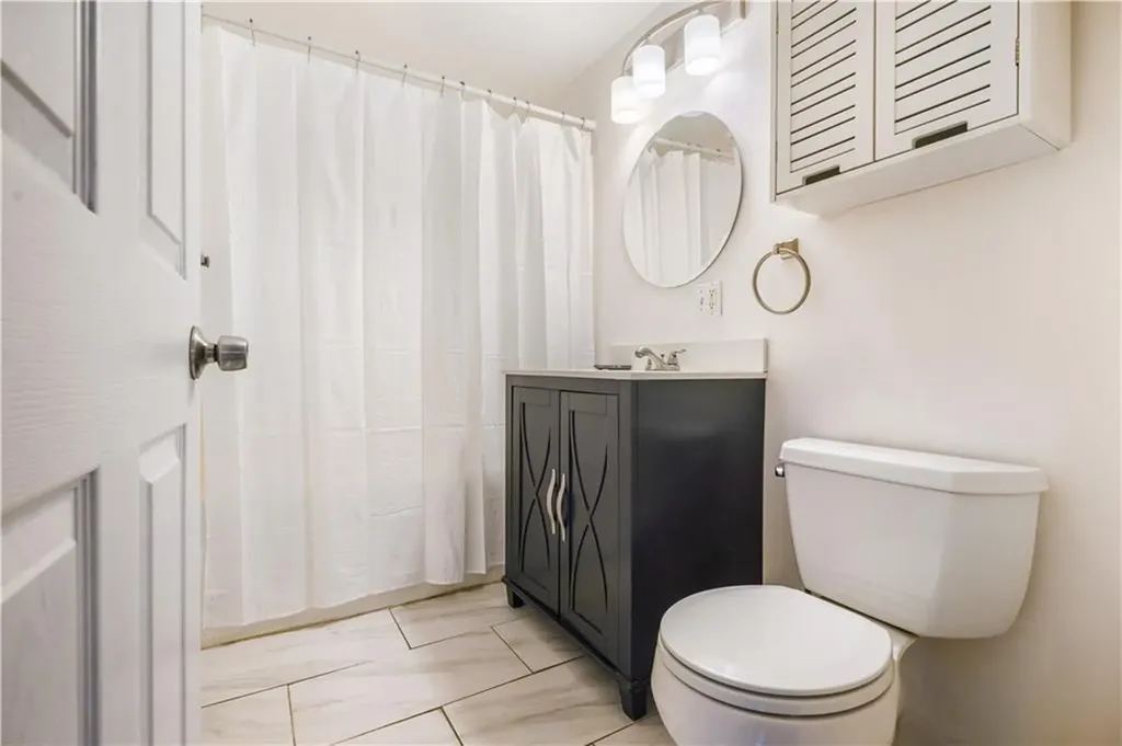 23 Sweeney Lane Bristol RI 02809