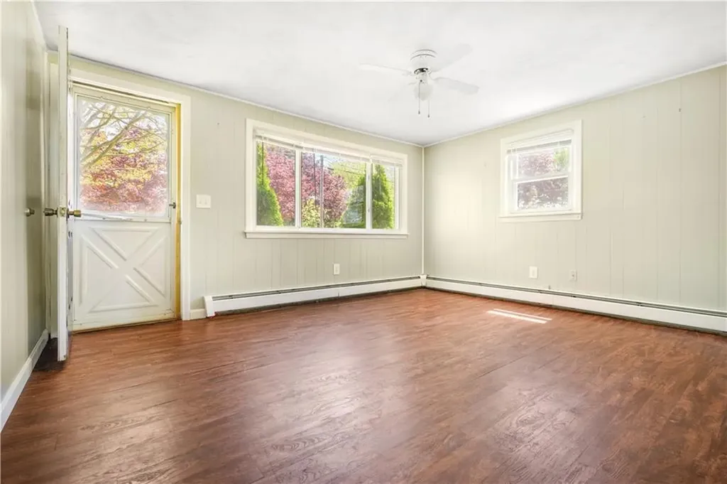 23 Sweeney Lane Bristol RI 02809