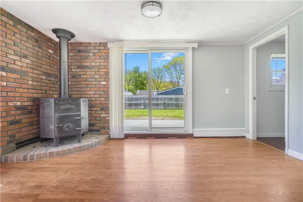 23 Sweeney Lane Bristol RI 02809