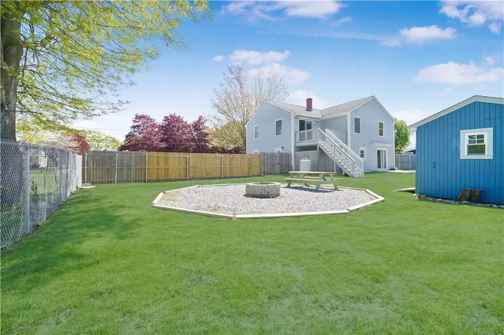 23 Sweeney Lane Bristol RI 02809
