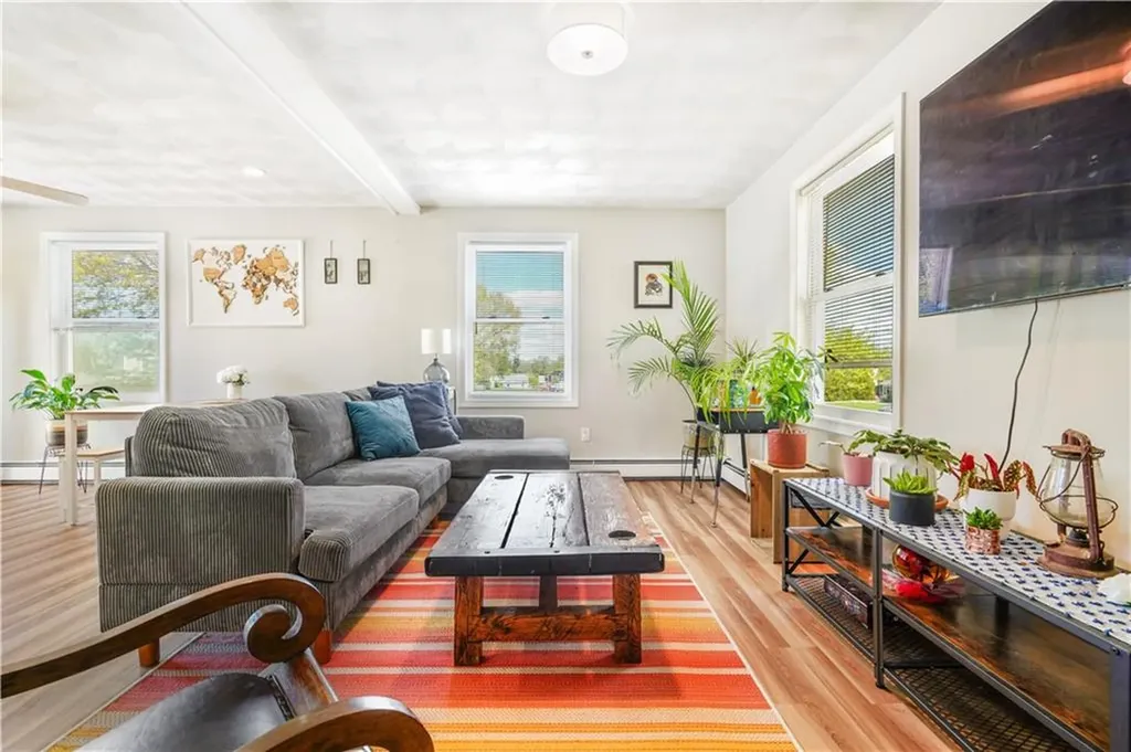 23 Sweeney Lane Bristol RI 02809