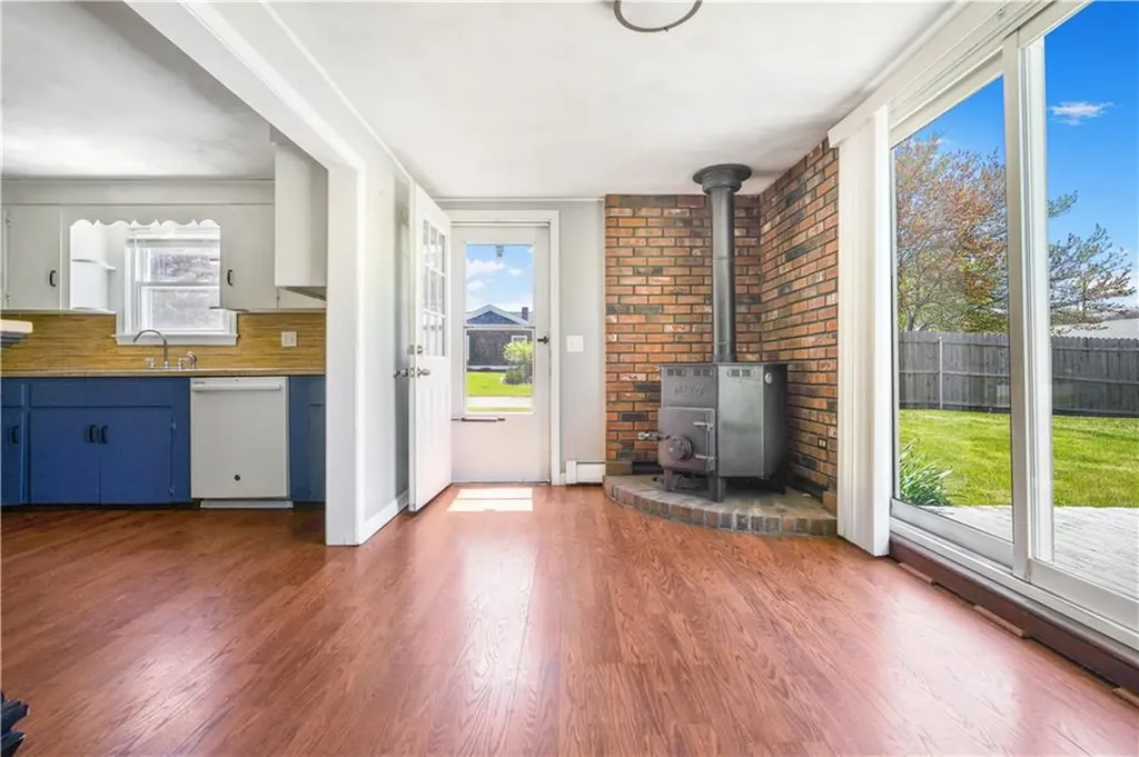 23 Sweeney Lane Bristol RI 02809