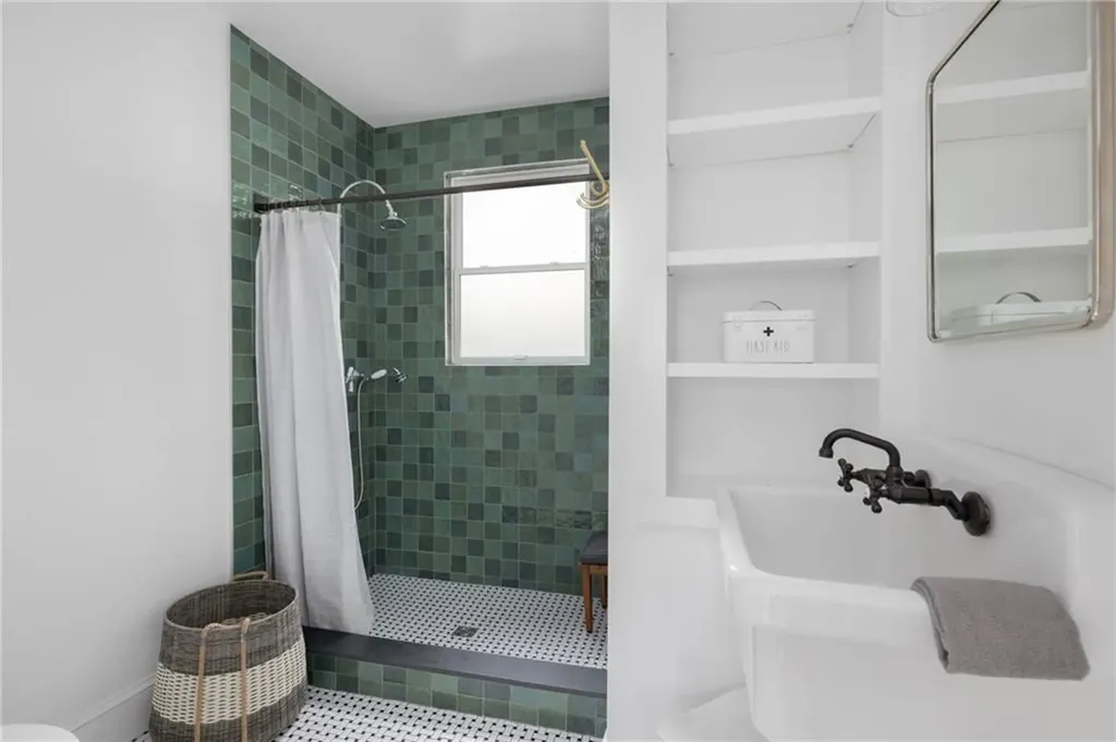 37 Powel Avenue Newport RI 02840
