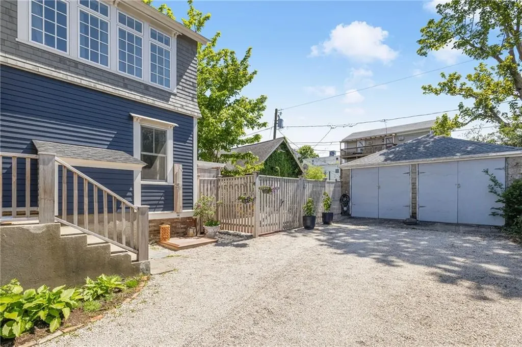 37 Powel Avenue Newport RI 02840