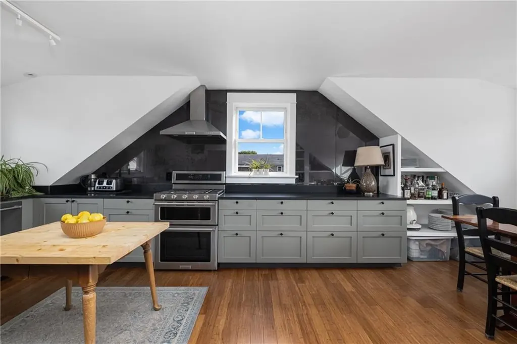 37 Powel Avenue Newport RI 02840