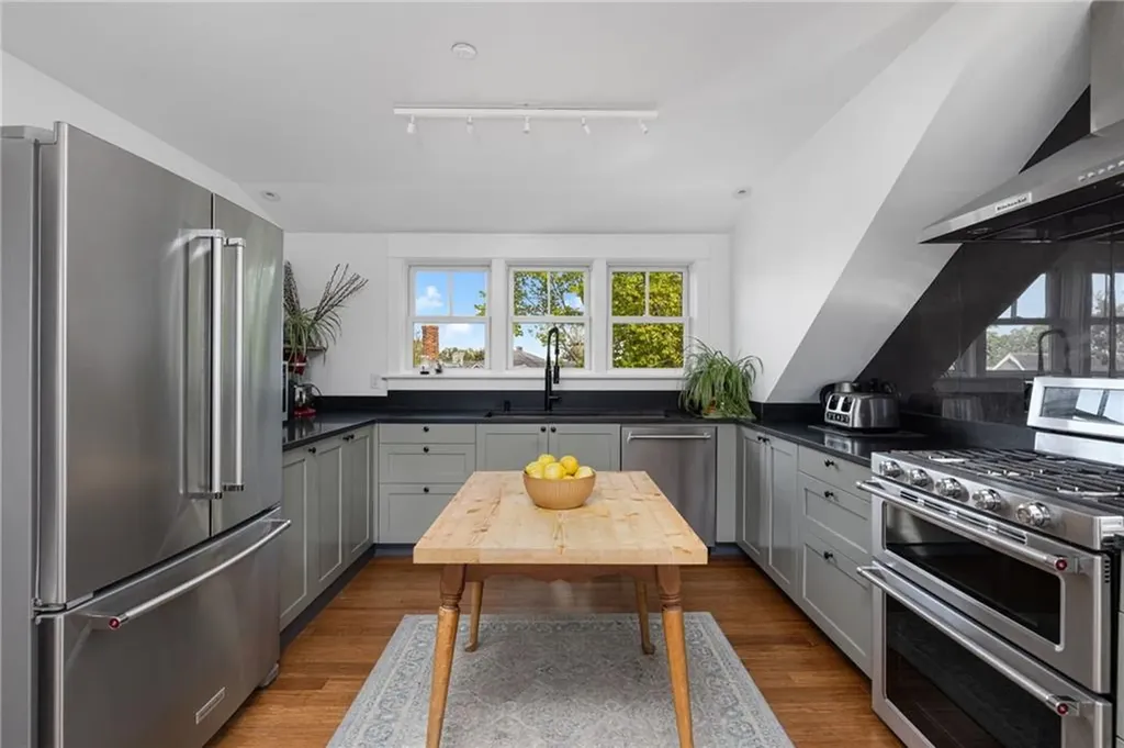 37 Powel Avenue Newport RI 02840