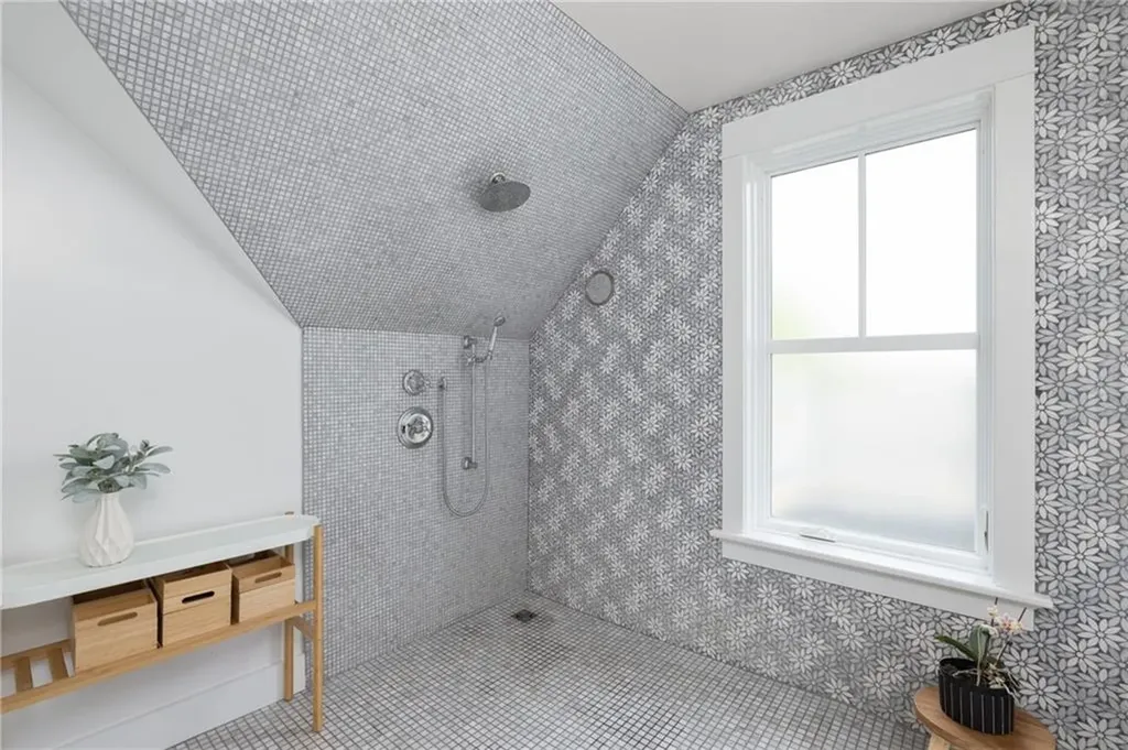 37 Powel Avenue Newport RI 02840