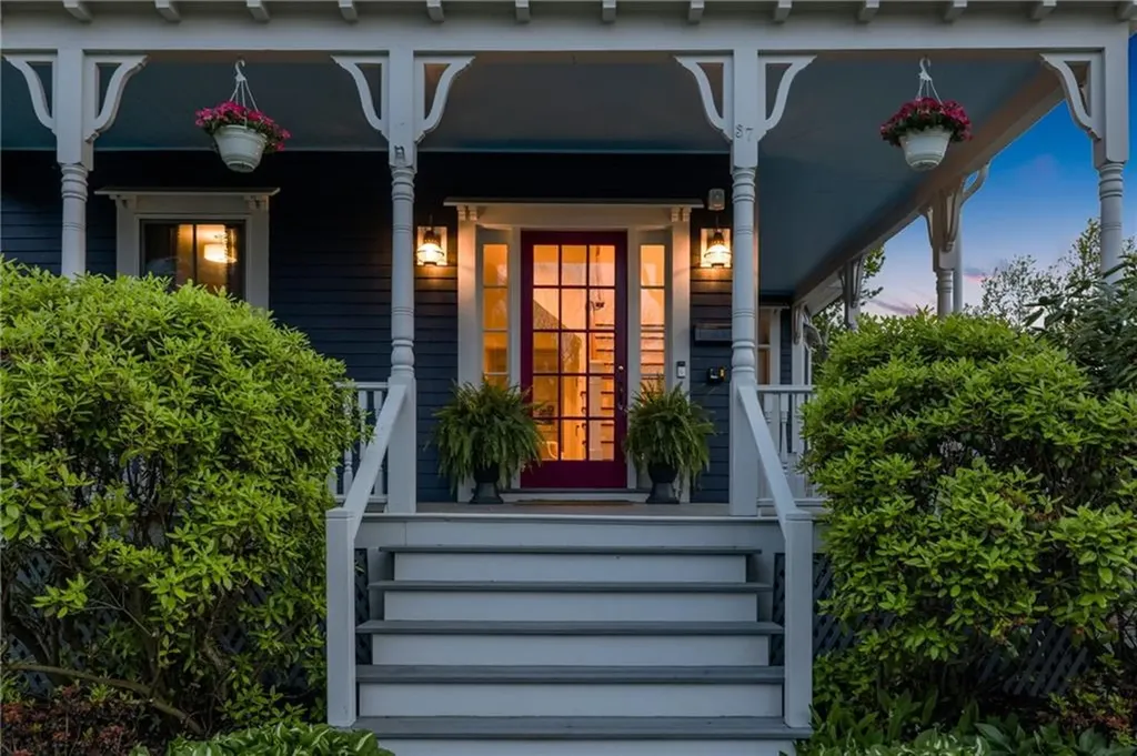 37 Powel Avenue Newport RI 02840