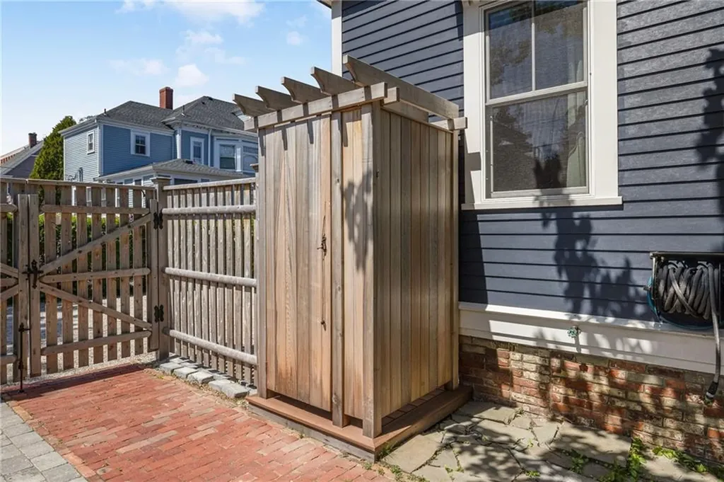 37 Powel Avenue Newport RI 02840