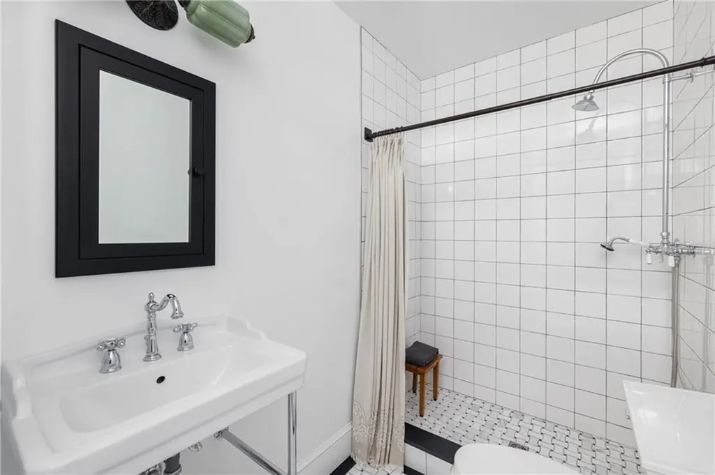 37 Powel Avenue Newport RI 02840