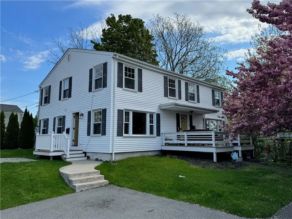 84 86 Kay Boulevard Newport RI 02840