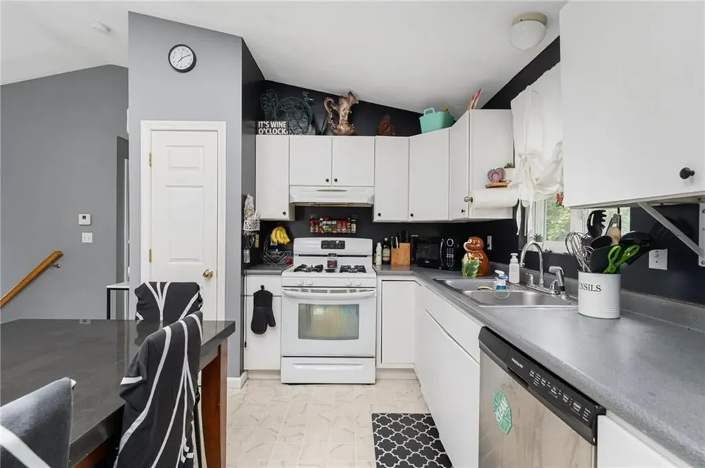 75 Fairhaven Avenue Warwick RI 02889