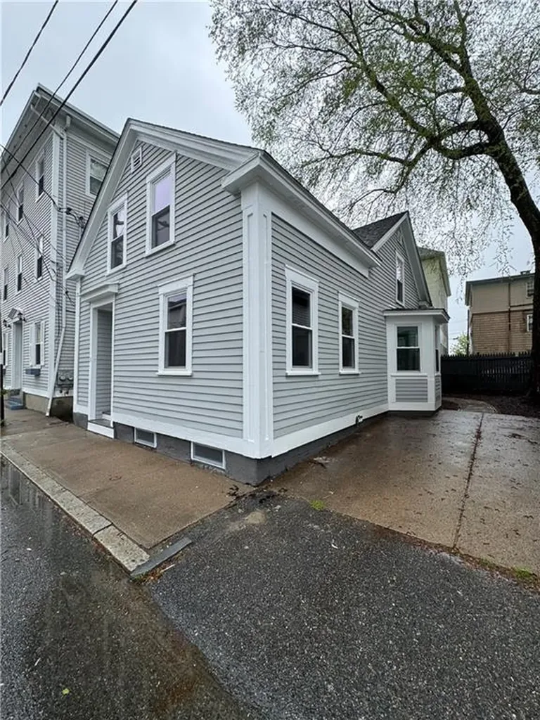 15 Washburn Street Providence RI 02908