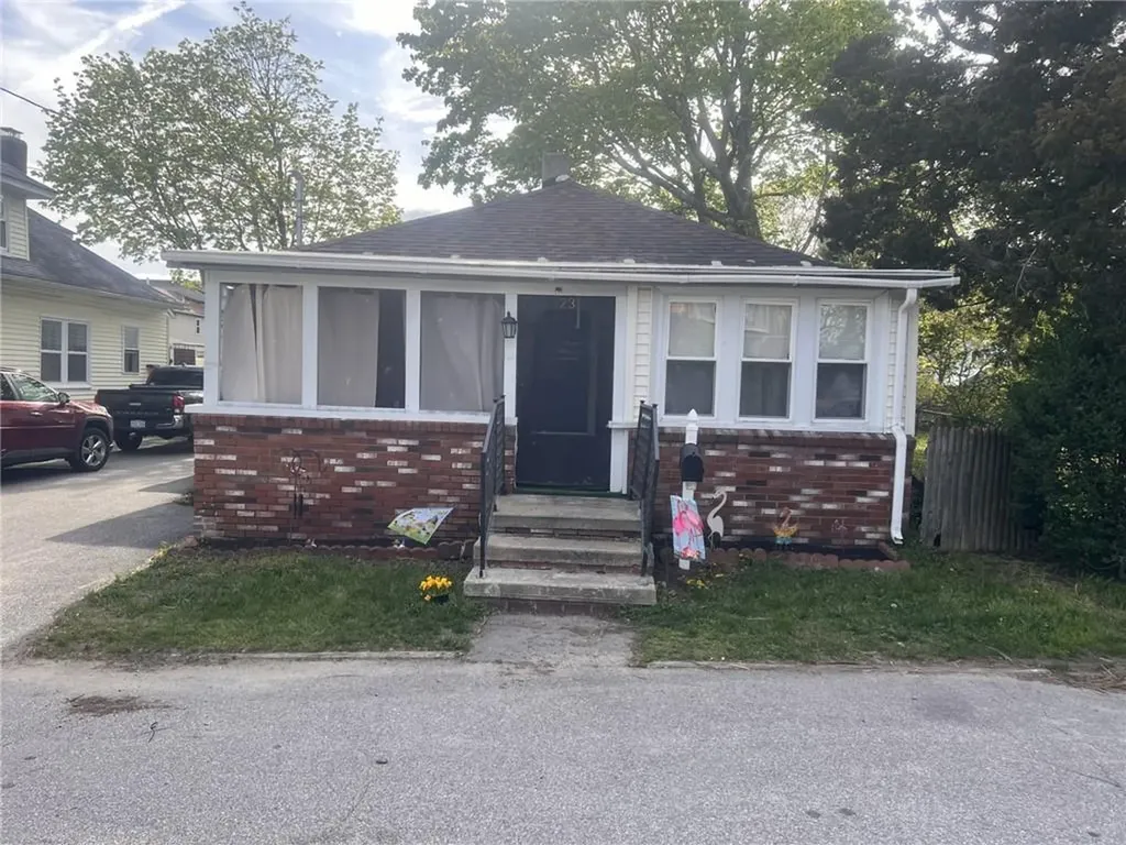 23 Sagamore Street Warwick RI 02889