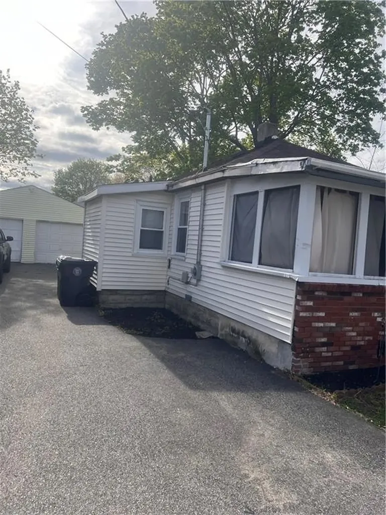 23 Sagamore Street Warwick RI 02889