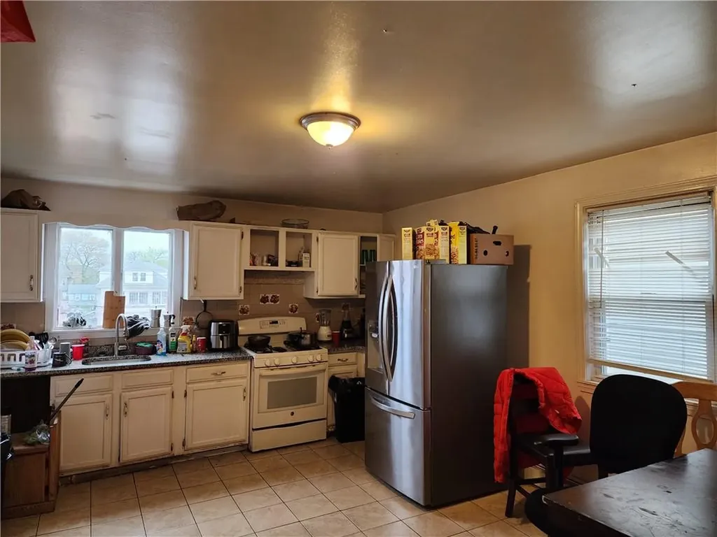 8 Sumter Street Providence RI 02907