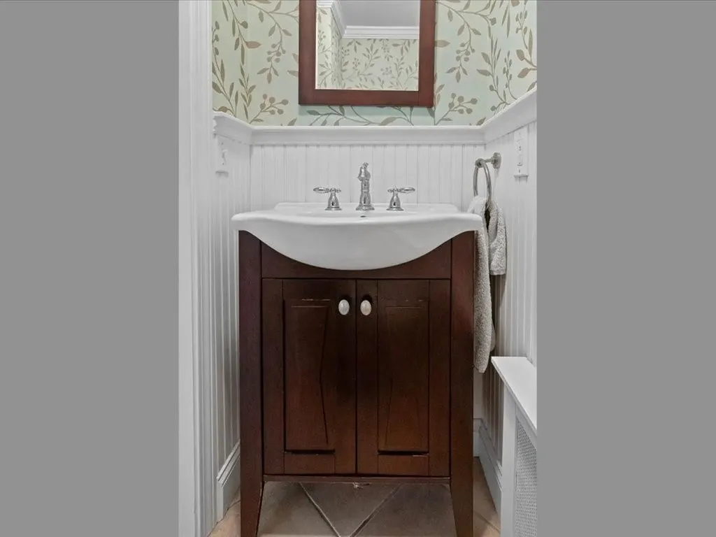 33 Chapin Road Barrington RI 02806