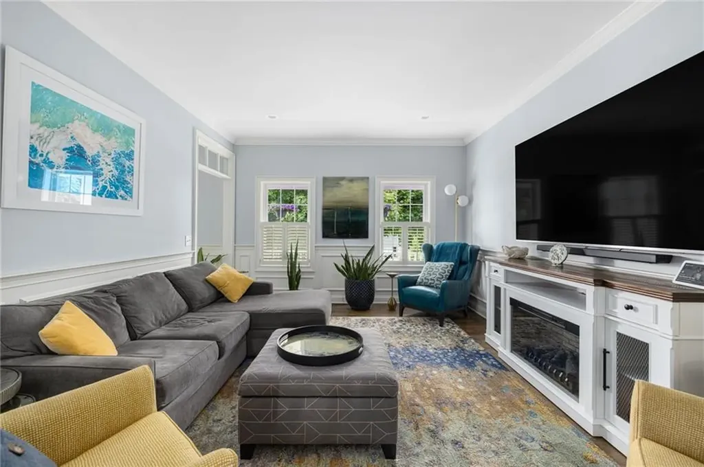 229 Narragansett Parkway Warwick RI 02888