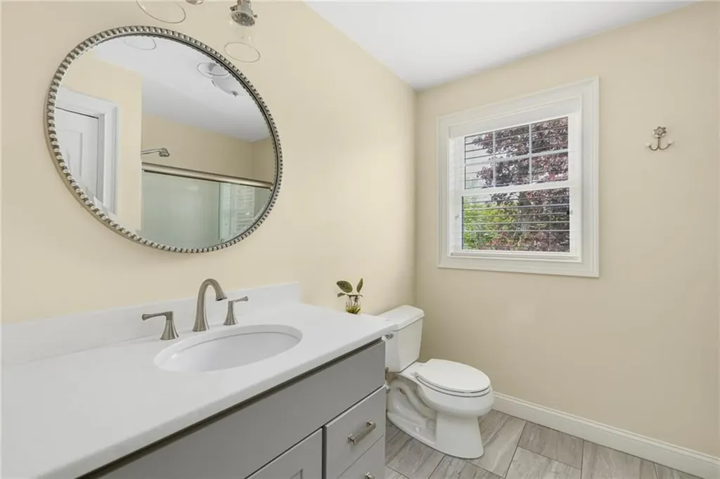 229 Narragansett Parkway Warwick RI 02888