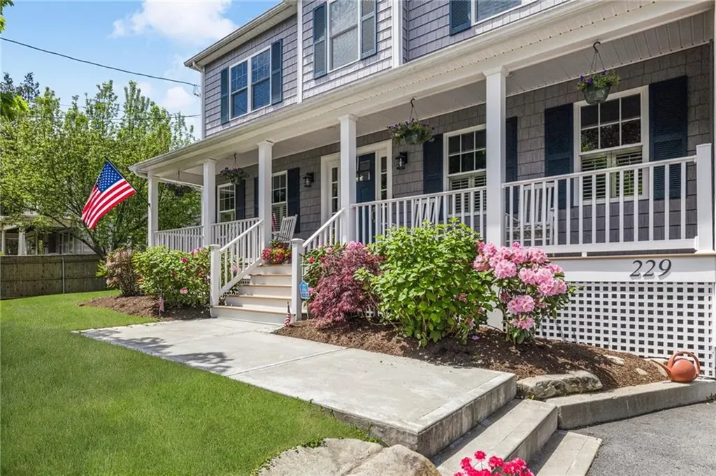 229 Narragansett Parkway Warwick RI 02888