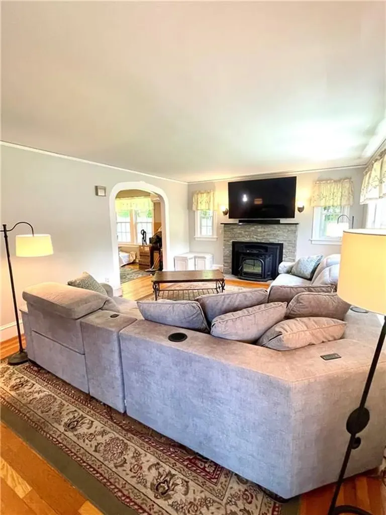 71 Elsie Street Cranston RI 02910