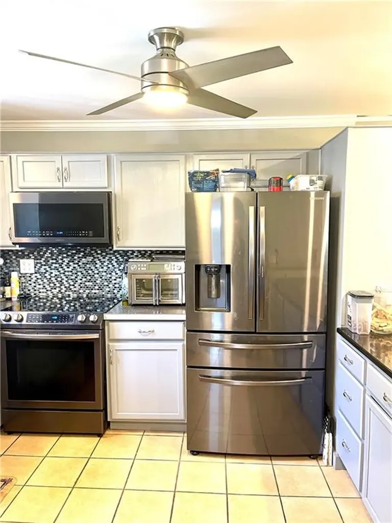 71 Elsie Street Cranston RI 02910