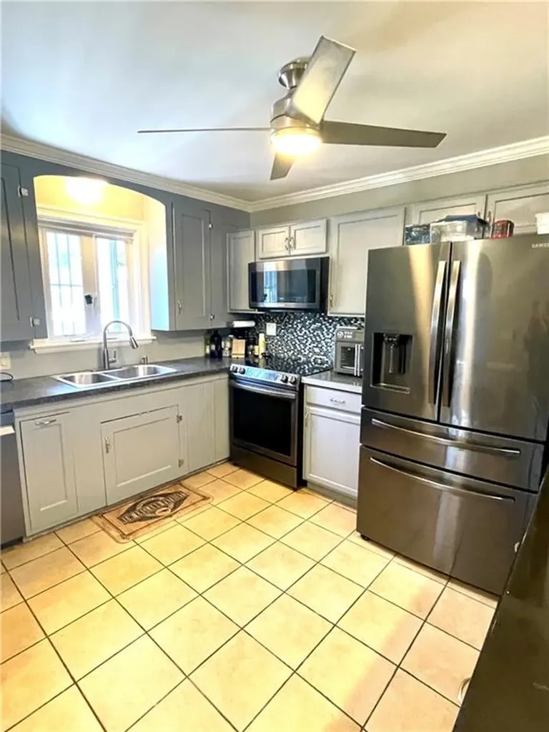 71 Elsie Street Cranston RI 02910