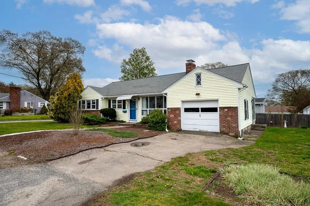 211 Williams Street Cumberland RI 02864