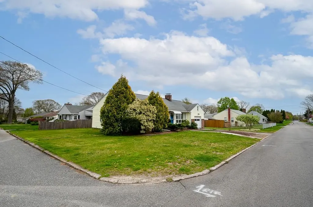 211 Williams Street Cumberland RI 02864