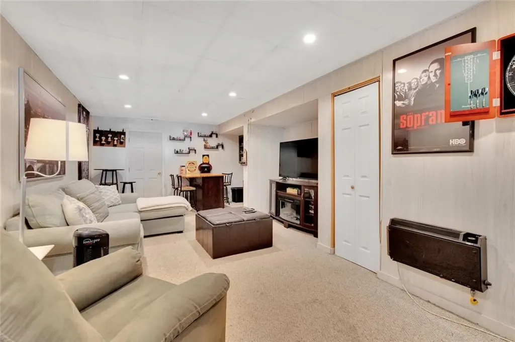 27 Anna Avenue Cumberland RI 02864