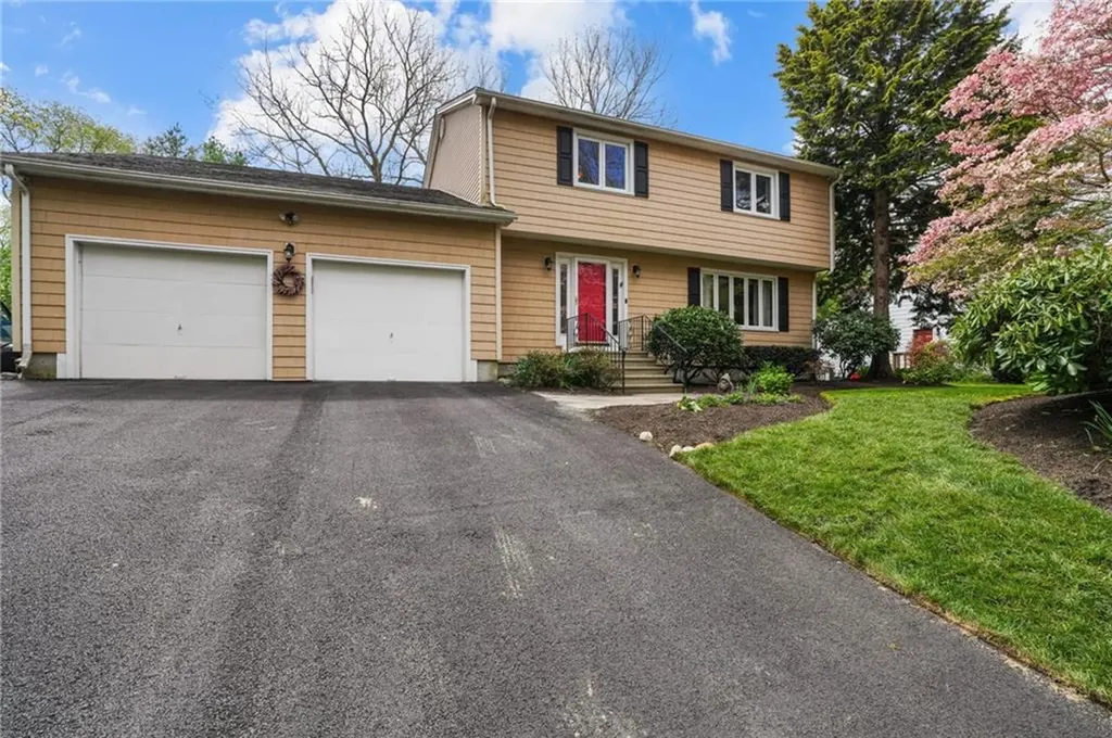 160 Ayrault Road East Greenwich RI 02818