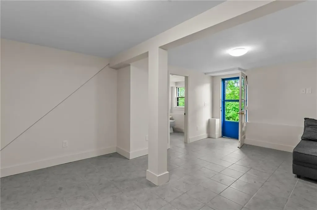 24 Coolidge Avenue Woonsocket RI 02895