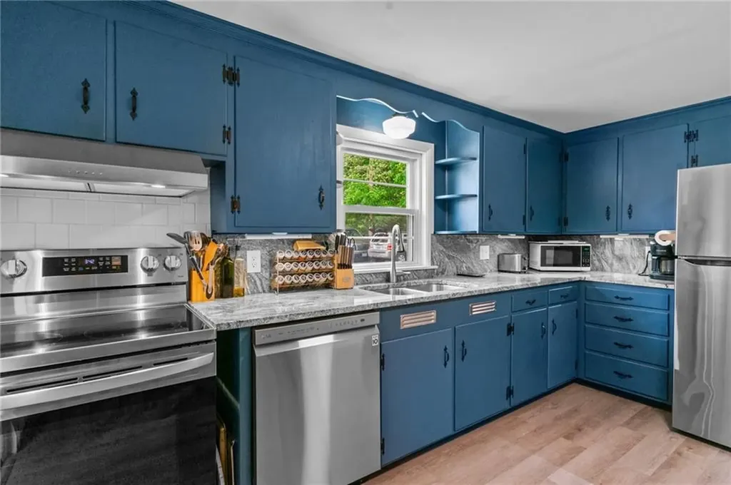 24 Coolidge Avenue Woonsocket RI 02895