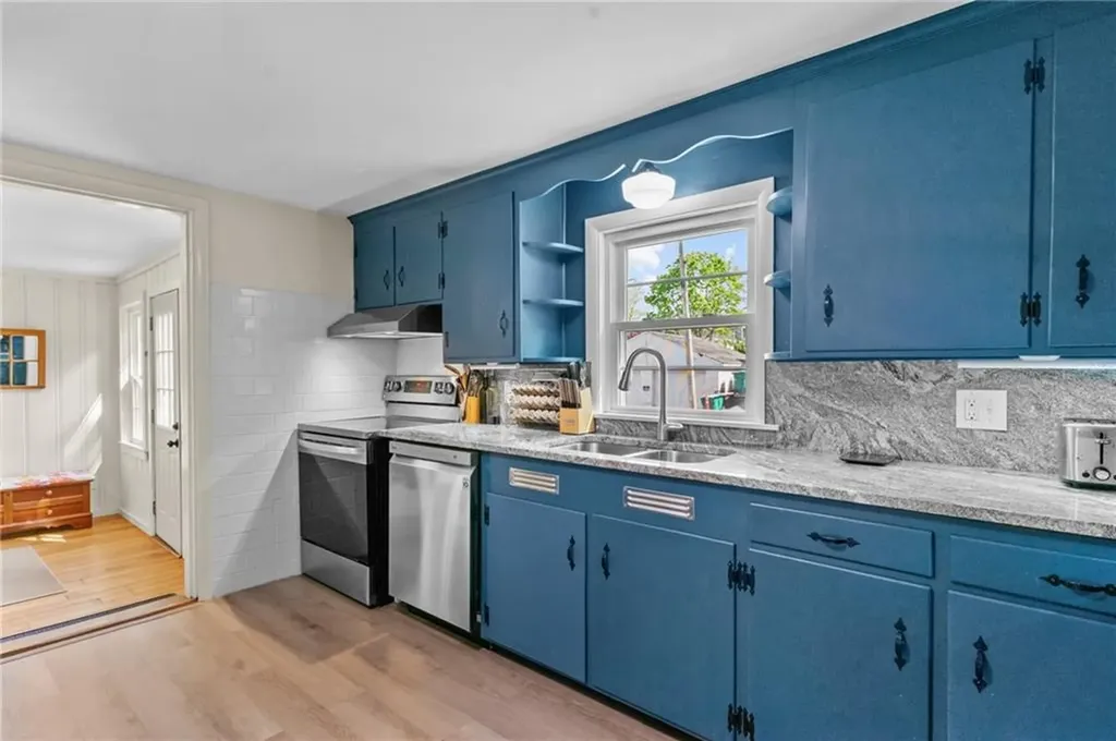 24 Coolidge Avenue Woonsocket RI 02895