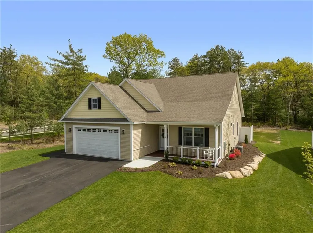 2 Sunset Lake Circle Coventry RI 02816
