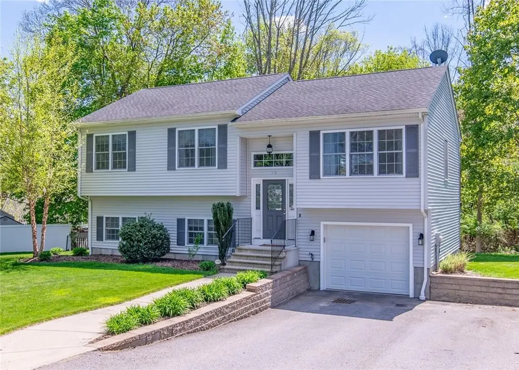 10 Soltys Court West Warwick RI 02893