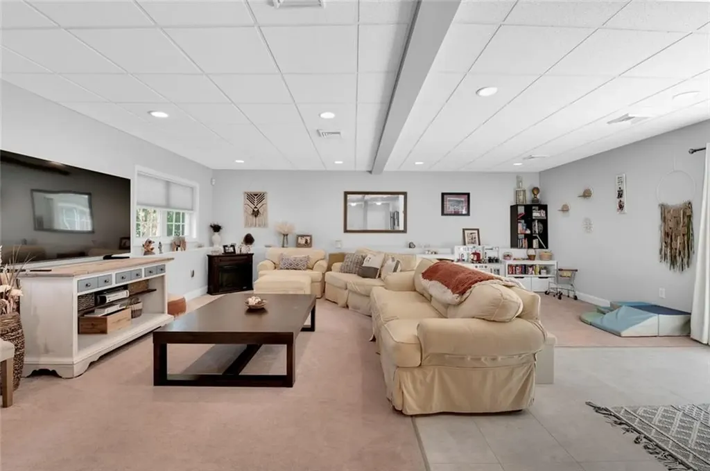 10 Soltys Court West Warwick RI 02893