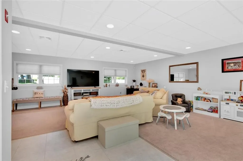 10 Soltys Court West Warwick RI 02893