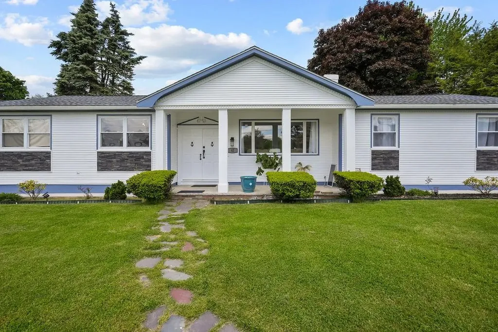 42 Pinewood Drive North Providence RI 02904