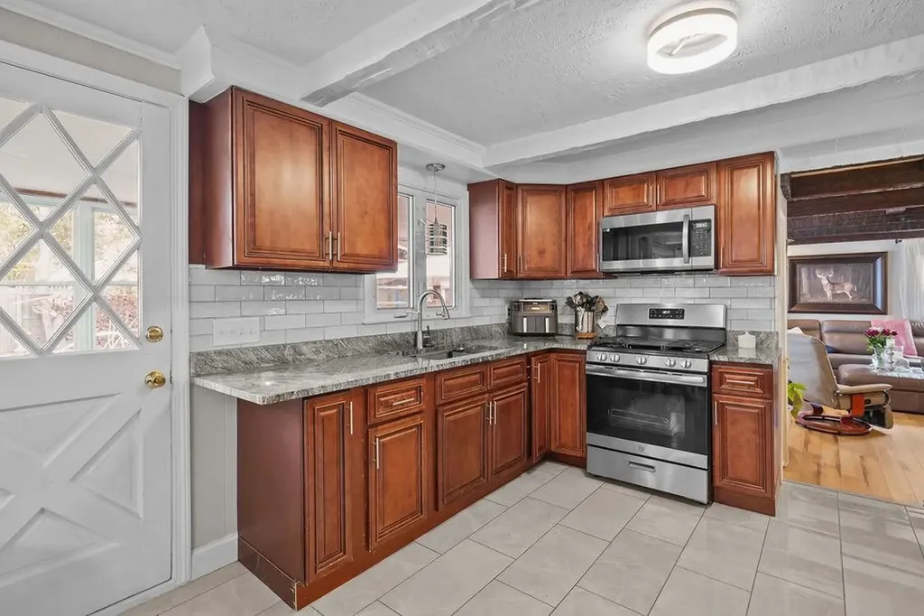 42 Pinewood Drive North Providence RI 02904