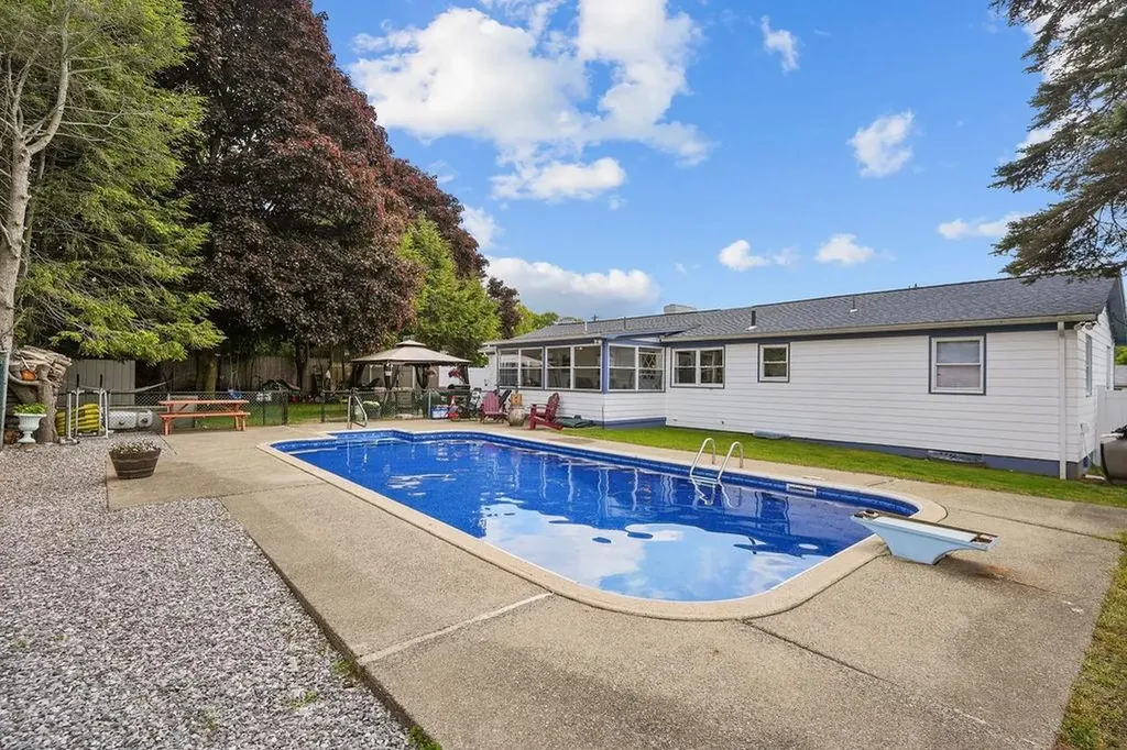 42 Pinewood Drive North Providence RI 02904