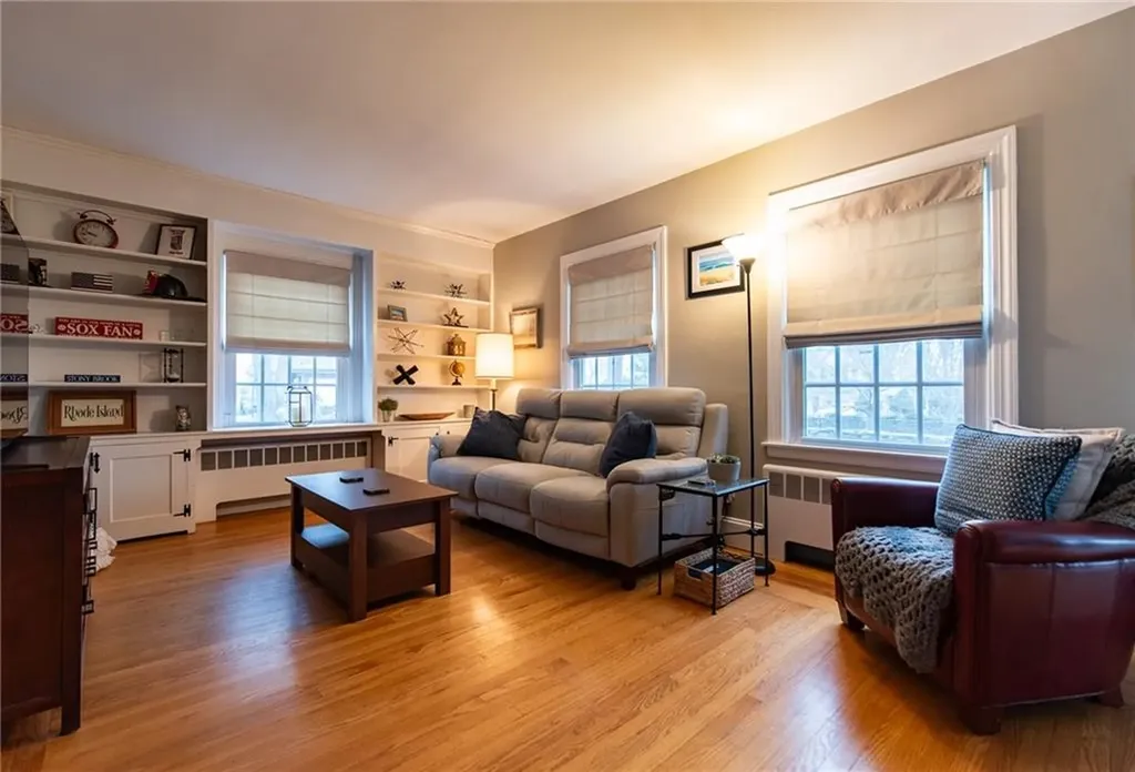 48 Leroy Avenue Warwick RI 02889
